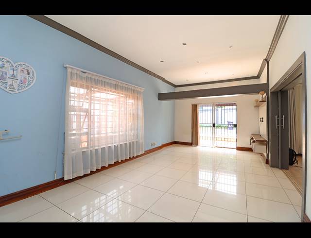 4 BEDROOM HOUSE FOR SALE IN CYRILDENE
